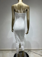 Cargar imagen en el visor de la galería, Elegant Fashionable White Sexy Halter Neck
