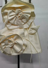 Cargar imagen en el visor de la galería, White Flower Design Waist Open Back Straps Elegant Formal
