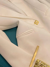 Cargar imagen en el visor de la galería, Casual Designed Rivet Cuff Single Button Blazer
