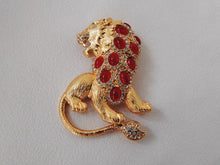 Load image into Gallery viewer, High Grade Vintage animal brooch for lady
